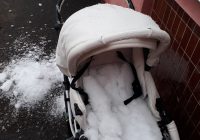 ЧП. Ком льда и снега в детской коляске